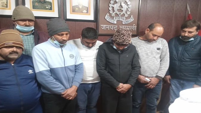 हाईवे पर फर्जी जमीन दिखाकर प्रॉपर्टी डीलर से 20 लाख की ठगी, सात गिरफ्तार