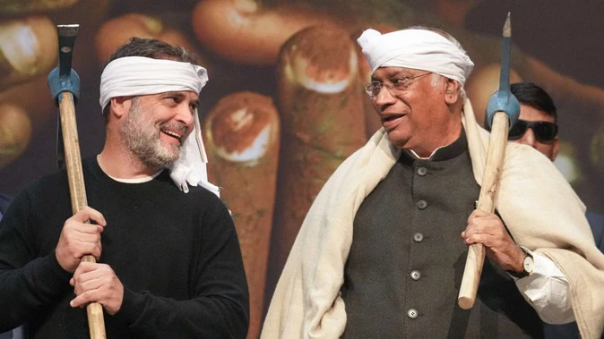 खरगे का मोदी पर तंज: ‘क्या कभी सच में चाय बनाई?’ मनरेगा पर सरकार को घेरा