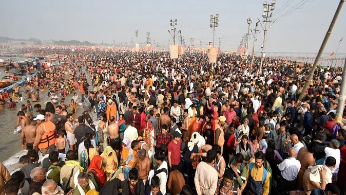 वसंत पंचमी पर माघ मेले में रिकॉर्ड भीड़, 3.56 करोड़ श्रद्धालुओं ने किया स्नान