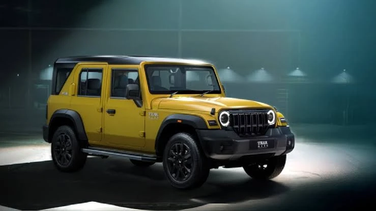 Thar Roxx Star Edition लॉन्च, ब्लैक्ड-आउट स्टाइल और प्रीमियम फीचर्स से लैस