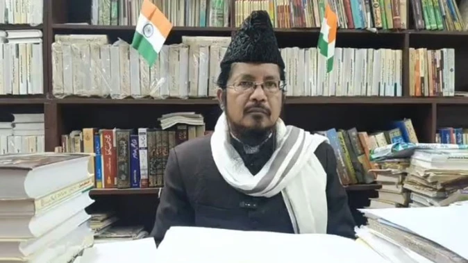 'हर मदरसे में पढ़ाया जाए भारत का संविधान...' मौलाना शहाबुद्दीन रजवी ने की अपील