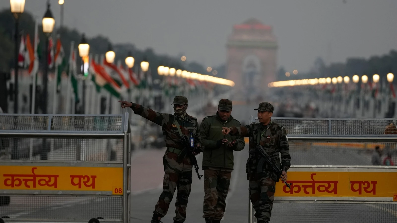 गणतंत्र दिवस पर दिल्ली किले में तब्दील, 15 हजार जवानों की तैनाती