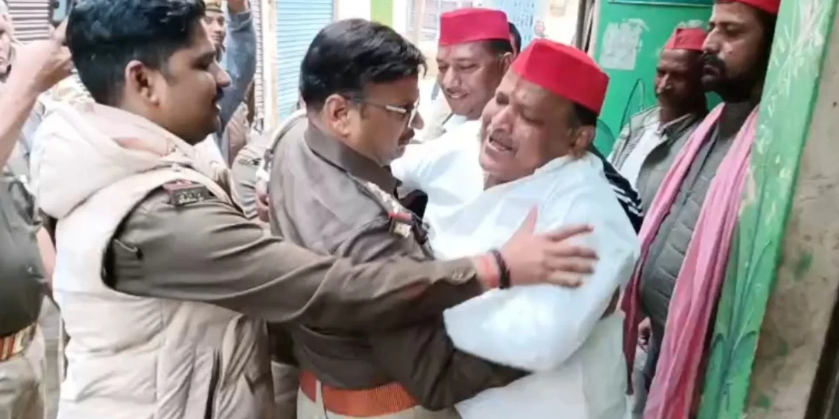 मणिकर्णिका घाट पर सपा का विरोध प्रदर्शन, कई नेता हिरासत में