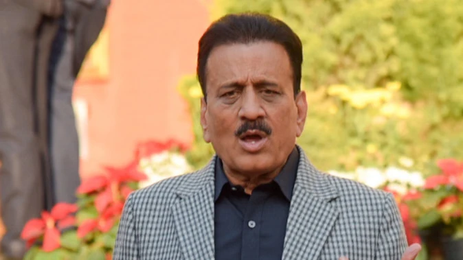 गणतंत्र दिवस पर भाषण विवाद: मंत्री महाजन ने डॉ. आंबेडकर का नाम न लेने पर मांगी माफी