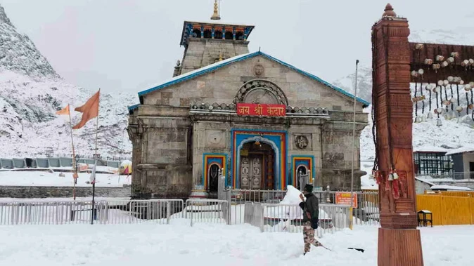 देहरादून में झमाझम बारिश, केदारनाथ समेत ऊंचाई वाले इलाकों में बर्फबारी