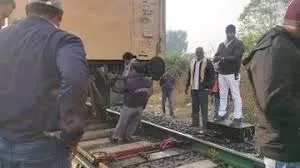 छिंदवाड़ा में बड़ा रेल हादसा टला: चलती पैसेंजर ट्रेन दो हिस्सों में बंटी