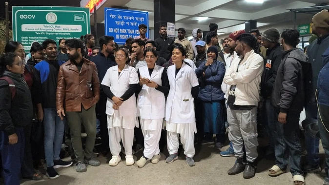 रांची: रिम्स में नर्सों का कार्य बहिष्कार, सुरक्षा के अभाव पर हंगामा