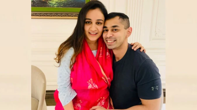 तलाक की खबरों के बीच प्रतीक यादव ने इंस्टाग्राम पर साझा की अपर्णा के साथ खुशहाल तस्वीर