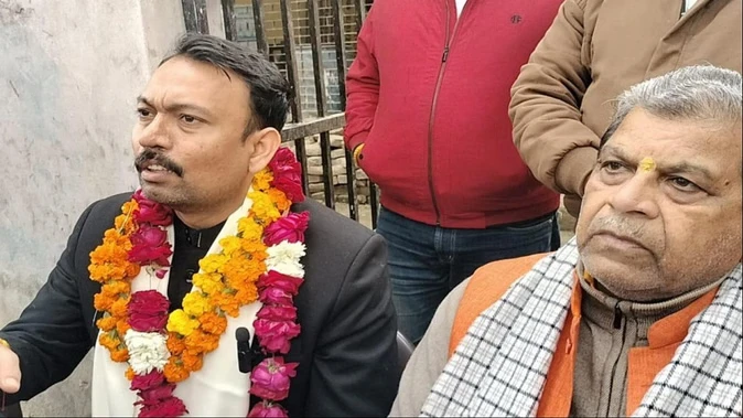 एटा में अलंकार अग्निहोत्री ने यूजीसी नियमों का कड़ा विरोध किया