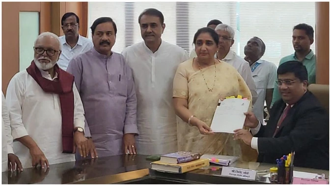 एनसीपी की बैठक में सुनेत्रा पवार की विधायक दल नेता बनने की संभावना