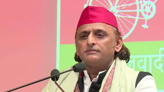 अखिलेश यादव ने जातीय जनगणना और हवाई सुरक्षा पर उठाए सवाल