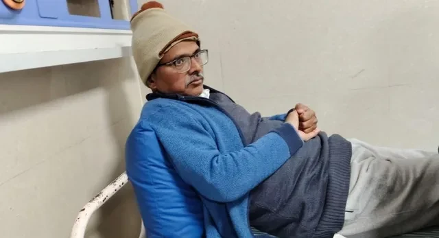 जेल में बंद पूर्व आईपीएस अमिताभ ठाकुर की तबीयत बिगड़ी, मेडिकल कॉलेज में भर्ती