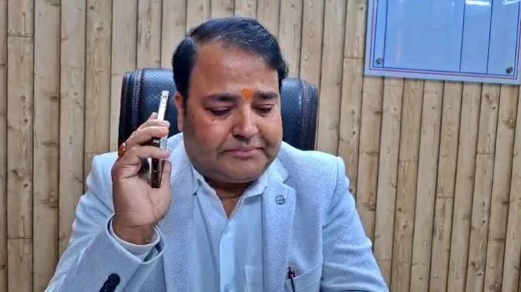 प्रशांत सिंह का यू-टर्न, इस्तीफा वापस लिया, भाई को बताया मुख्तार गैंग का सदस्य