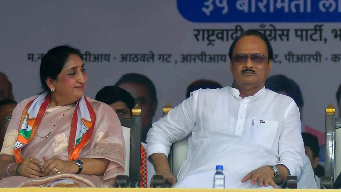 सुनेत्रा के शपथ ग्रहण से पवार परिवार में बढ़ा सियासी तनाव