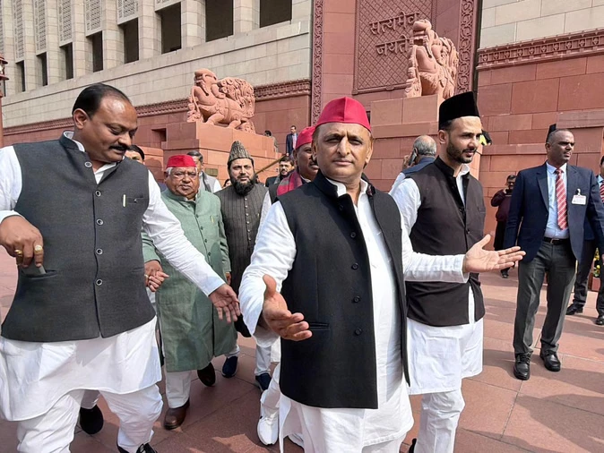 सपा प्रमुख का आरोप: भाजपा का बजट सिर्फ कुछ खास लोगों के लिए