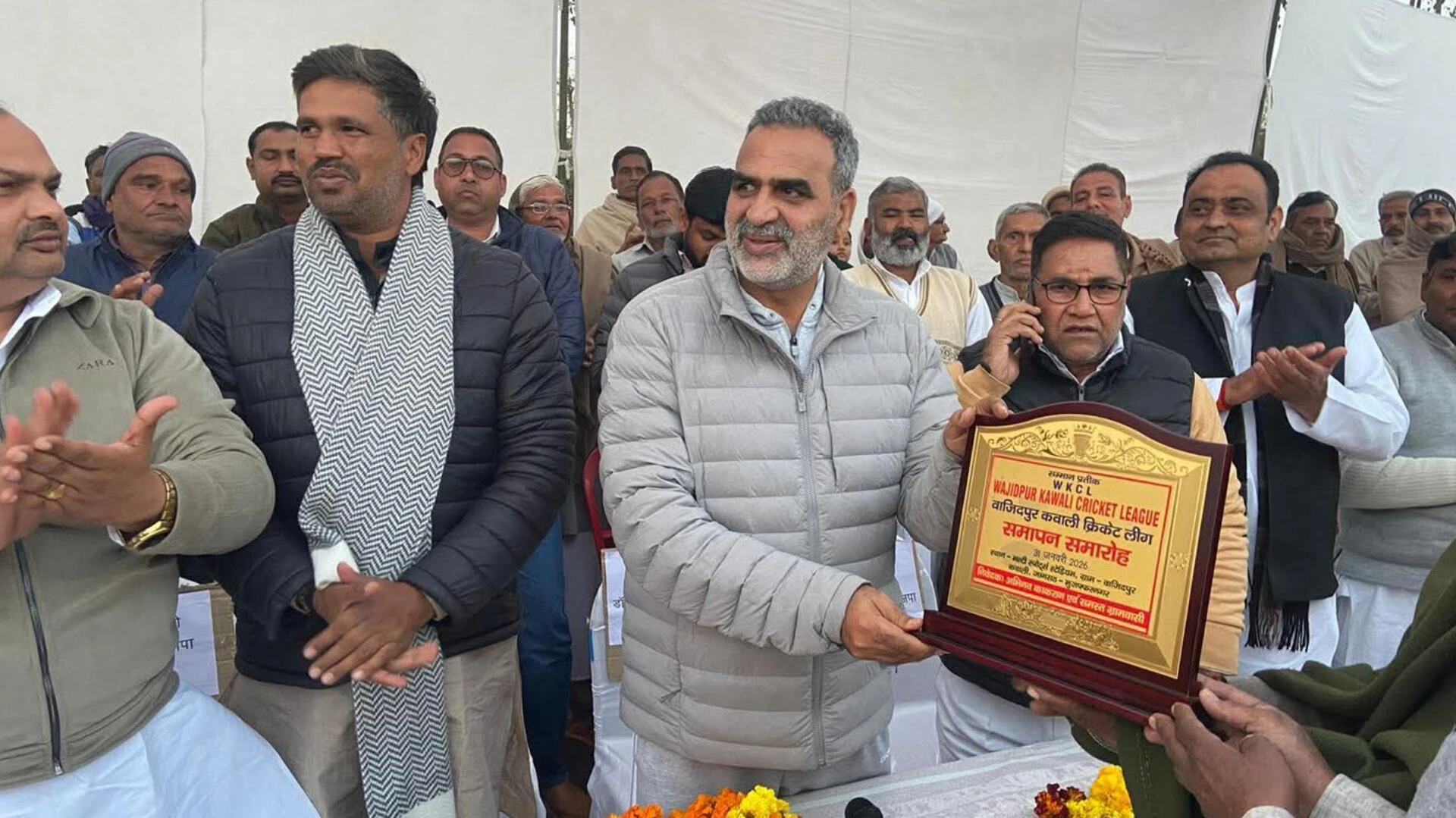 क्रिकेट लीग में अमरोहा पुलिस ने फाइनल मुकाबला जीत ट्रॉफी पर किया कब्जा