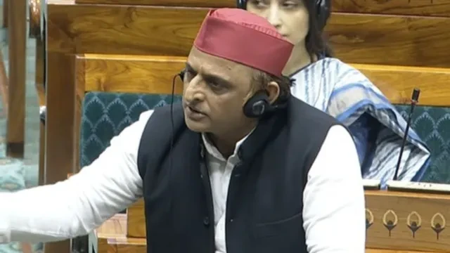 संसद में नरवणे की अप्रकाशित किताब पर राहुल को मिला अखिलेश का साथ