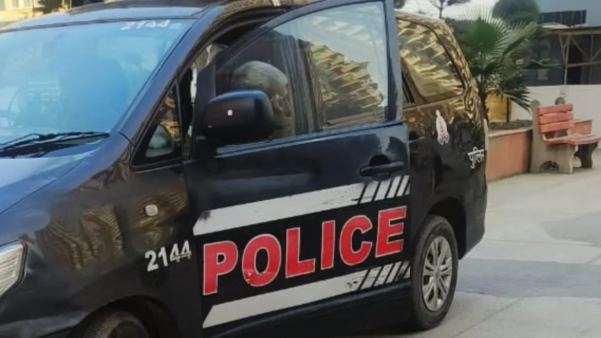 गाजियाबाद में नाबालिग चालक की अनियंत्रित कार से मां-बेटी घायल