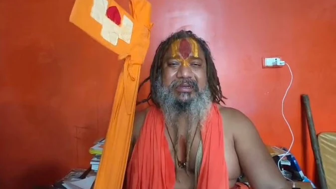 अयोध्या में शंकराचार्य विवाद: जगद्गुरु परमहंस ने स्वामी अविमुक्तेश्वरानंद को दी चेतावनी