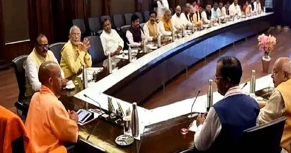 यूपी: शिक्षकों के लिए कैशलेस इलाज का आदेश जारी
