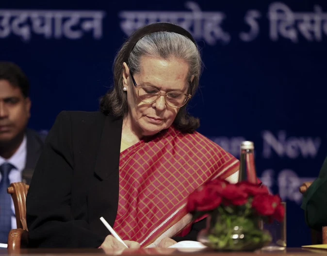 मतदाता सूची विवाद पर सोनिया गांधी का पलटवार, याचिका को बताया राजनीतिक साजिश