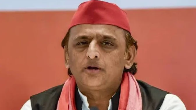 अखिलेश यादव ने सरकार पर बोला हमला, फॉर्म-7 पर गड़बड़ी का लगाया आरोप