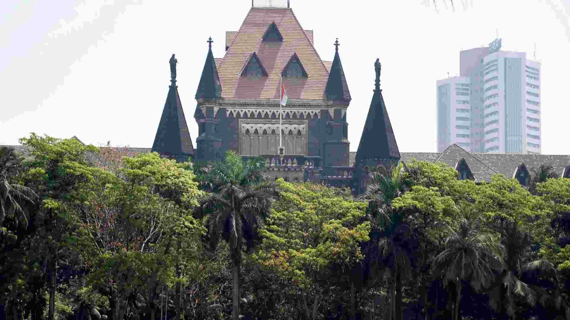 रेप केस के दोषी ने महात्मा गांधी पर लिखा निबंध, बॉम्बे हाई कोर्ट ने कम कर दी सजा