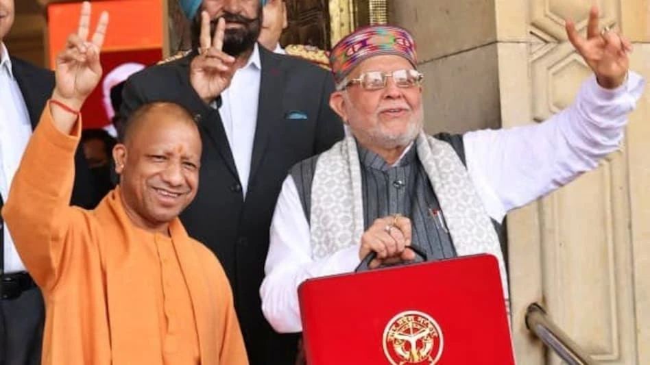 योगी सरकार ने पेश किया 9.12 लाख करोड़ का ऐतिहासिक बजट ! 10 लाख नौकरियां, बेटियों की शादी में 1 लाख की मदद