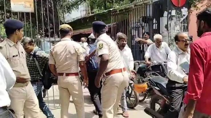 अयोध्या समेत 19 जिलों की कचहरियों को बम से उड़ाने की धमकी, मचा हड़कंप