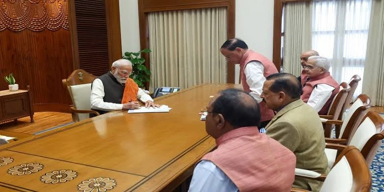 पीएम मोदी ने ‘सेवा तीर्थ’ से संभाला कार्यभार, पीएम राहत योजना और लखपति दीदी पर बड़े फैसले