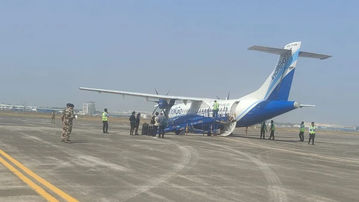 इंडिगो विमान को बम से उड़ाने की धमकी, एयरक्राफ्ट के टॉयलेट में मिला संदिग्ध लेटर
