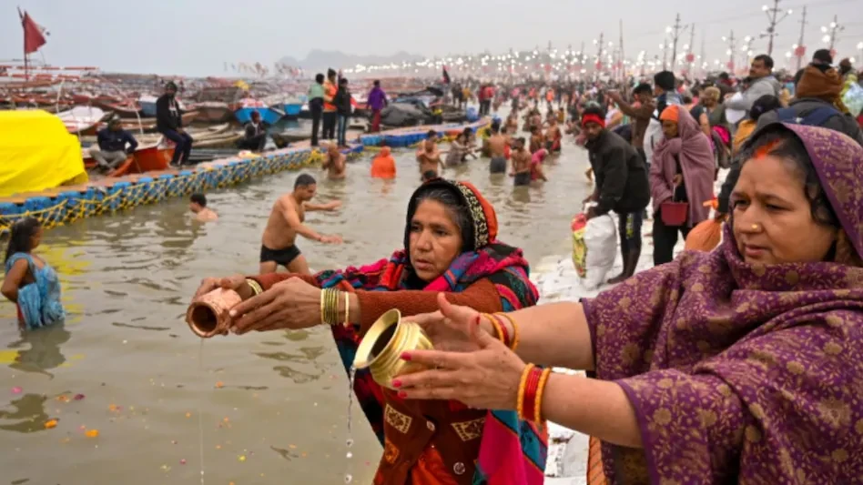 प्रयागराज में माघ मेले का आज अंतिम स्नान, संगम में उमड़े श्रद्धालु