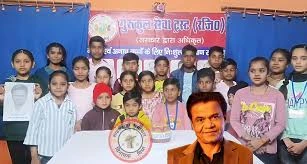 राजपाल यादव को शाहजहांपुर के बच्चों ने भेजा गुल्लक का पैसा, बोले- भैया हम सब आपके साथ हैं