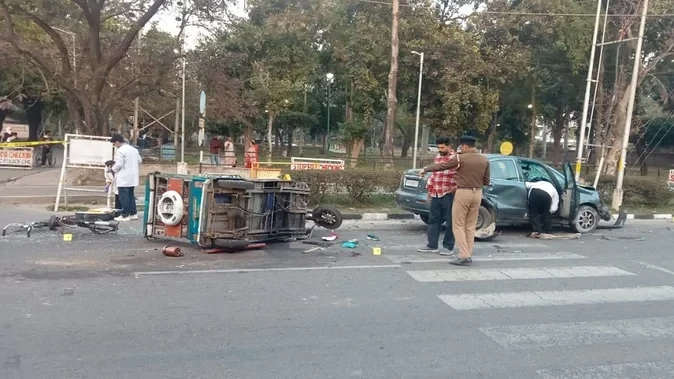 चंडीगढ़ में सड़क हादसा: दो महिलाओं सहित तीन की मौत, तीन घायल