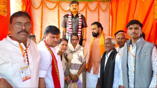परैया में बलिदानी सूबेदार संतोष कुमार को दी श्रद्धांजलि, उपमुख्यमंत्री ने कीं घोषणाएं