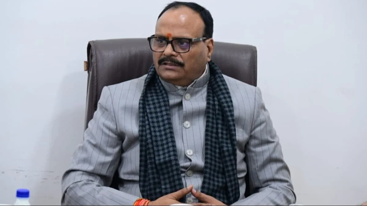 178 लाइसेंस रद्द, 533 सील, 280 FIR दर्ज: डिप्टी सीएम पाठक ने निजी अस्पतालों पर कार्रवाई का दिया ब्योरा