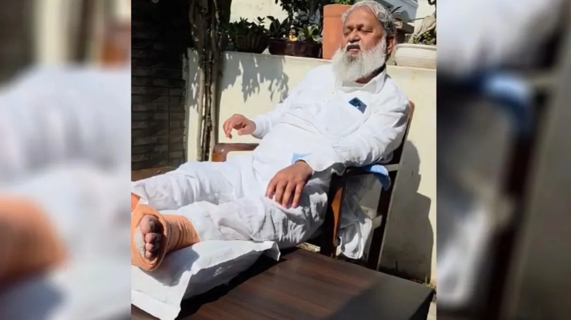 वॉशरूम में फिसले अनिल विज, दोनों पैर फ्रैक्चर