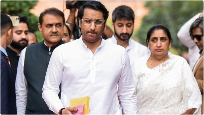 पार्थ पवार को क्लीन चिट, पुणे जमीन मामले में दो अधिकारियों पर कार्रवाई की सिफारिश