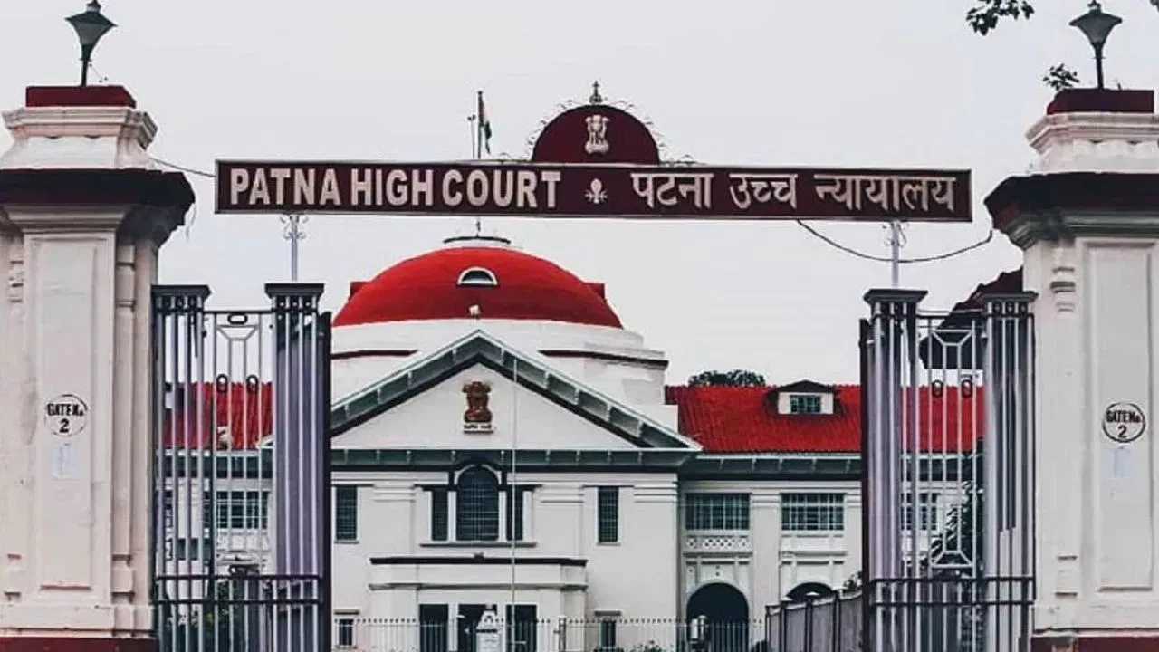 पटना हाईकोर्ट ने बिहार के 42 विधायकों को नोटिस जारी किया