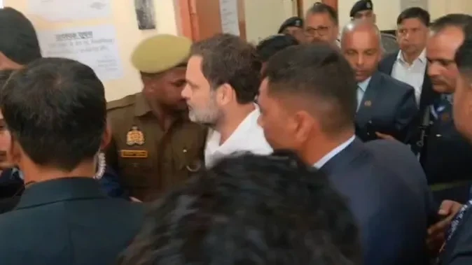 राहुल गांधी ने सुल्तानपुर कोर्ट में दर्ज कराया बयान, खुद को बताया बेगुनाह