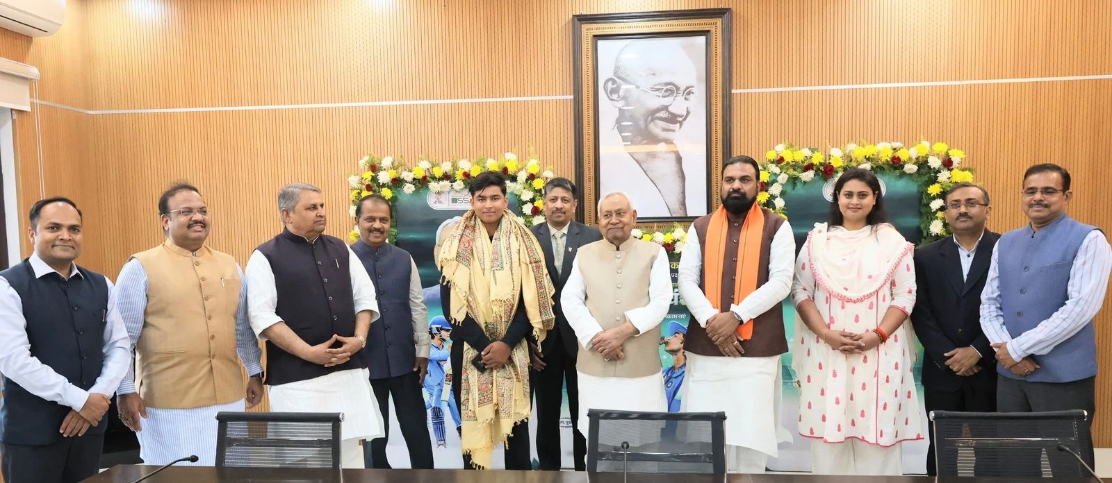 सीएम नीतीश कुमार ने अंडर-19 वर्ल्ड कप विजेता वैभव सूर्यवंशी को किया सम्मानित