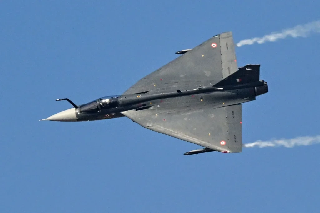 एचएएल ने तेजस विमान दुर्घटना की अफवाहों को किया खारिज