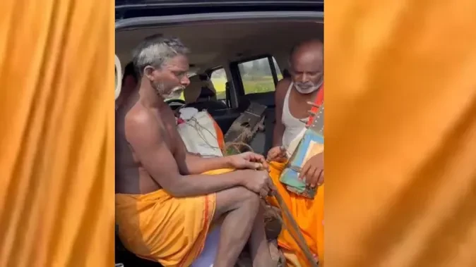 अयोध्या के सोहावल में भजन गाकर भिक्षा मांग रहे तीन युवकों को ग्रामीणों ने पकड़ा
