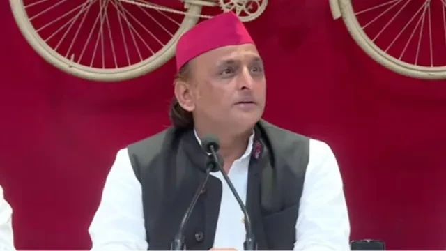 उमाशंकर सिंह के ठिकानों पर छापे को अखिलेश यादव ने बताया ‘सरकारी डकैती’