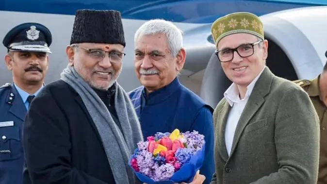 कश्मीर विवि दीक्षांत: उपराष्ट्रपति ने स्वदेशी समाधान अपनाने पर दिया जोर