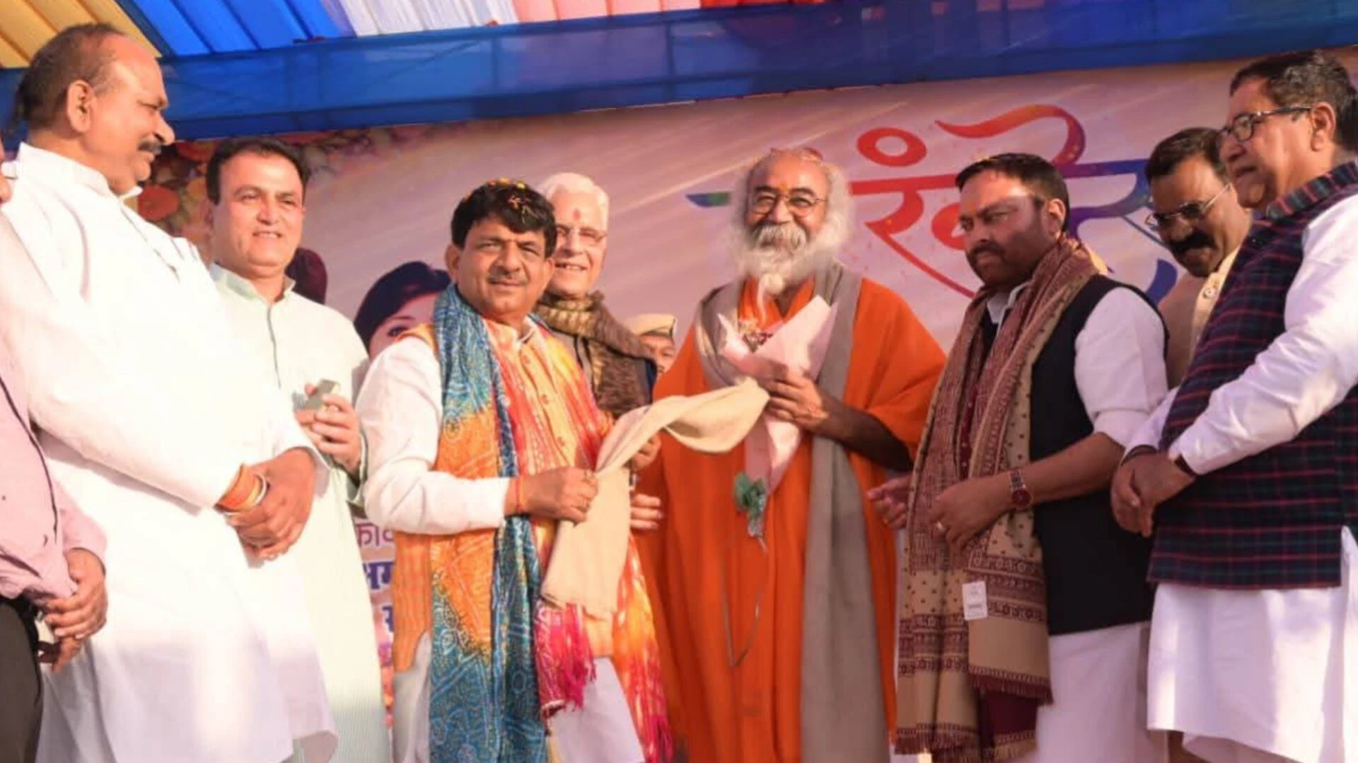 मंत्री कपिल देव अग्रवाल के होली मिलन समारोह में जुटे राजनीतिक व प्रशासनिक दिग्गज