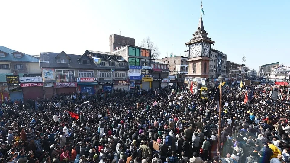 खामेनेई की मौत के बाद कश्मीर में सख्ती, स्कूल-कॉलेज बंद, हाई अलर्ट जारी