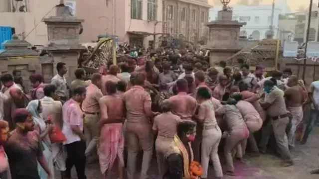 पुरी जगन्नाथ मंदिर में दोल पूर्णिमा पर भगदड़ जैसे हालात, प्रशासन ने संभाली स्थिति
