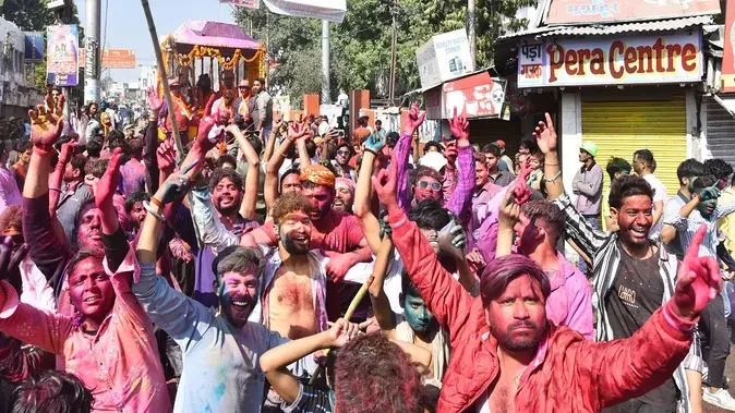 बरेली में 166वीं राम बरात उत्सव का धूमधाम से आयोजन, मुस्लिम समाज ने बरसाए फूल