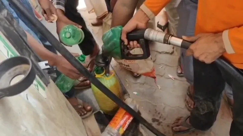 नूंह में पेट्रोल-डीजल की अफवाह से पंपों पर भीड़, बोतल-डिब्बे लेकर पहुंचे लोग